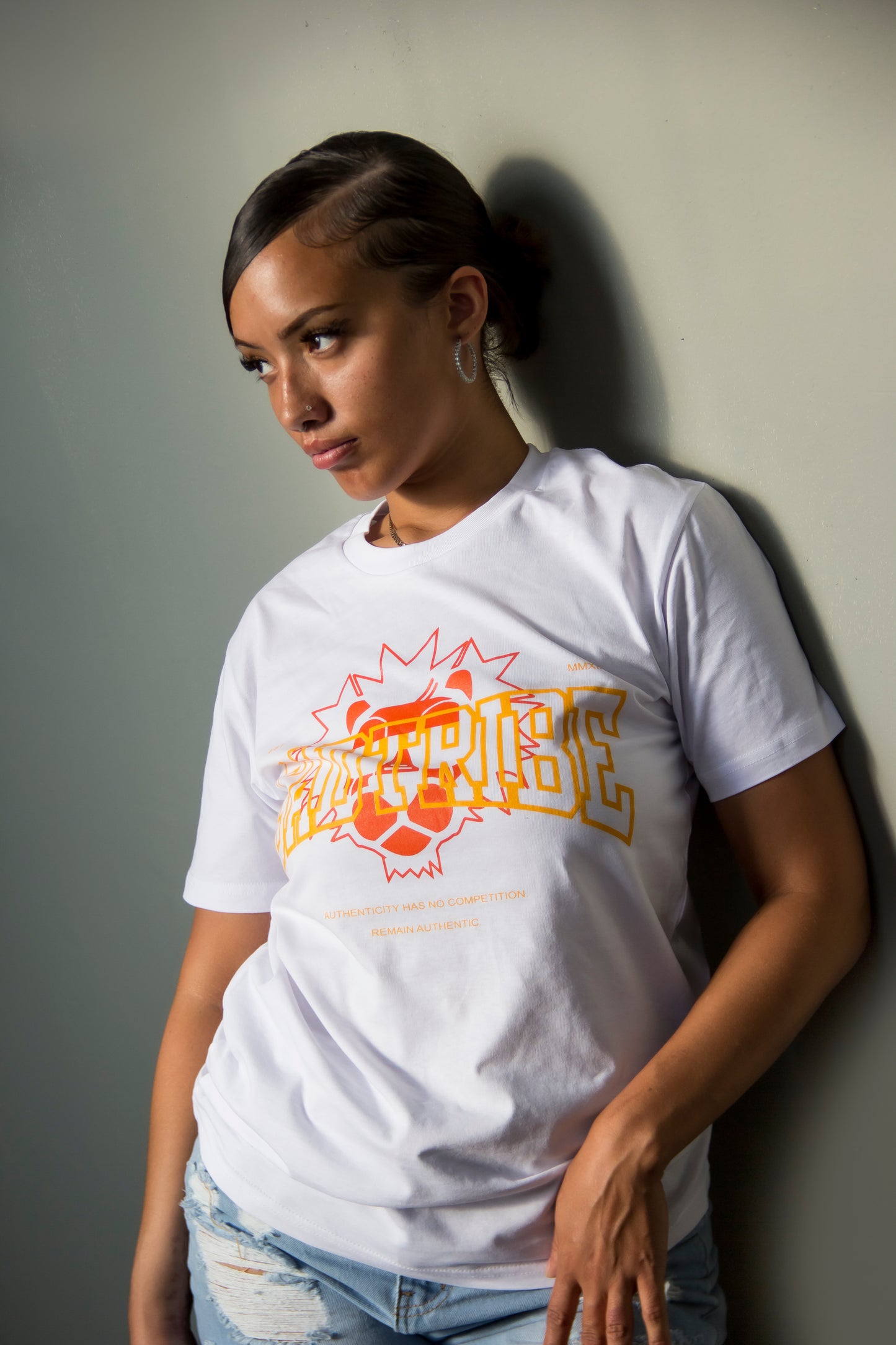 Classic logo Tee -White (Summer oranges)